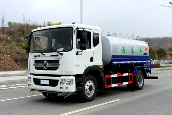 怎樣排除灑水車柴油機(jī)過早、過遲的噴油現(xiàn)象？