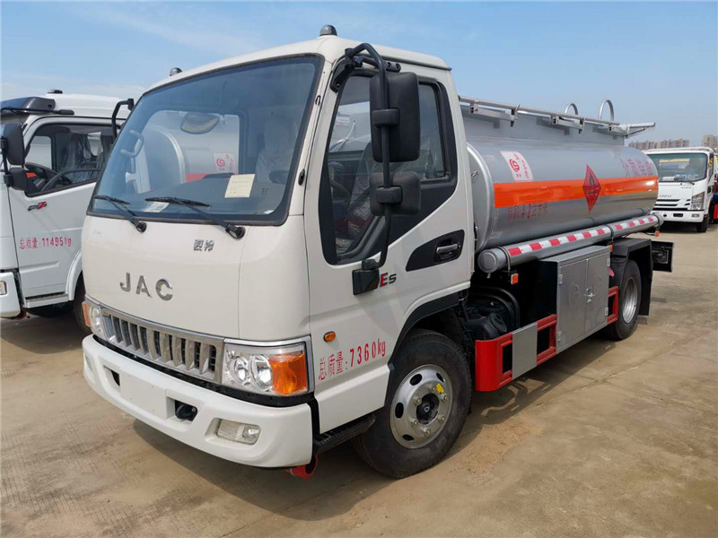 江淮駿鈴5噸油罐車(chē)包上戶(hù)價(jià)格